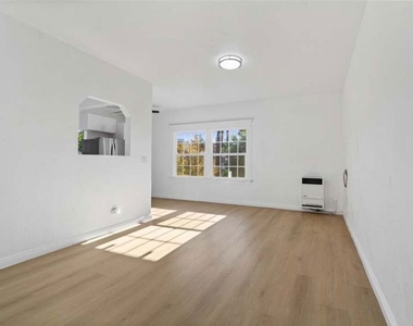 1125 S Lake Street - Photo Thumbnail 6