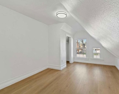1125 S Lake Street - Photo Thumbnail 14