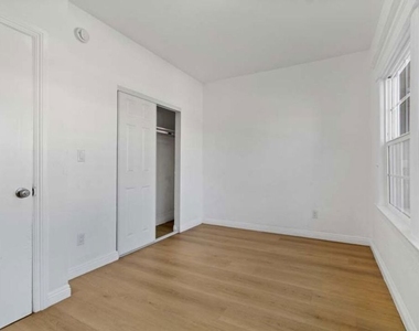 1125 S Lake Street - Photo Thumbnail 10