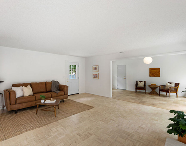 22736 Cantlay Street - Photo Thumbnail 6