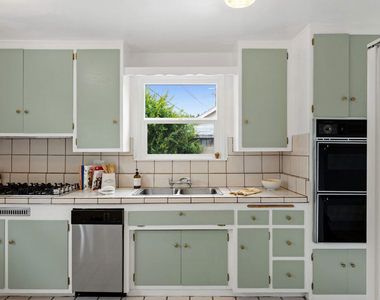 22736 Cantlay Street - Photo Thumbnail 12