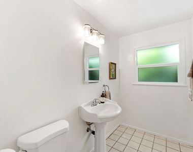 22736 Cantlay Street - Photo Thumbnail 23