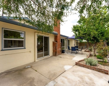 22736 Cantlay Street - Photo Thumbnail 27