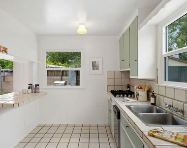 22736 Cantlay Street - Photo Thumbnail 13