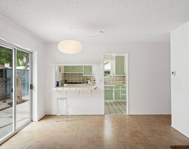 22736 Cantlay Street - Photo Thumbnail 11