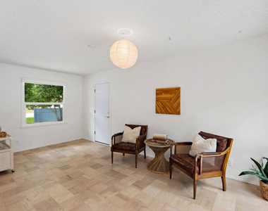 22736 Cantlay Street - Photo Thumbnail 7