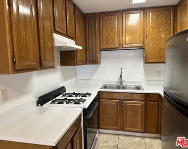 955 S Normandie Avenue - Photo Thumbnail 4