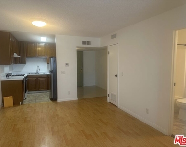 955 S Normandie Avenue - Photo Thumbnail 3
