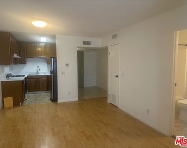 955 S Normandie Avenue - Photo Thumbnail 10