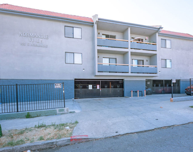 955 S Normandie Avenue - Photo Thumbnail 11