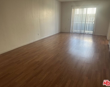 955 S Normandie Avenue - Photo Thumbnail 5