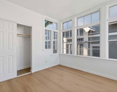 1125 S Lake Street - Photo Thumbnail 7