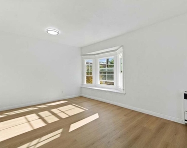 1125 S Lake Street - Photo Thumbnail 13