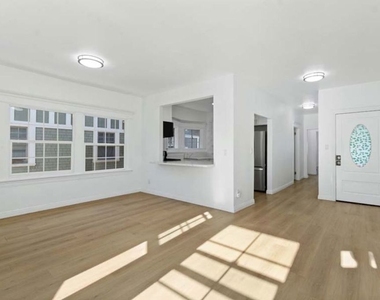 1125 S Lake Street - Photo Thumbnail 12