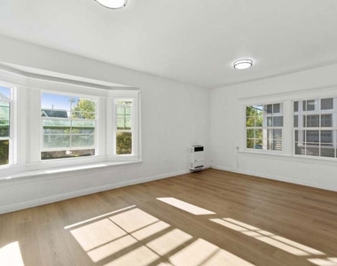 1125 S Lake Street - Photo Thumbnail 11