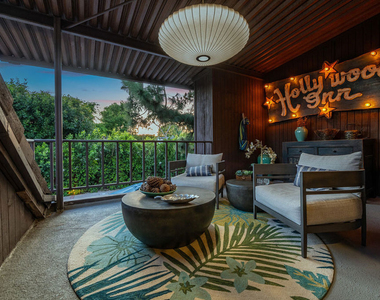 4635 Clybourn Avenue - Photo Thumbnail 3