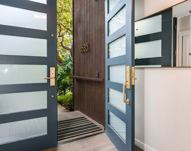 4635 Clybourn Avenue - Photo Thumbnail 10