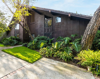 4635 Clybourn Avenue - Photo Thumbnail 58