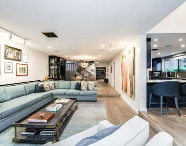 4635 Clybourn Avenue - Photo Thumbnail 39