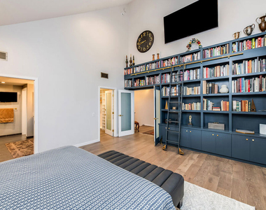 4635 Clybourn Avenue - Photo Thumbnail 44