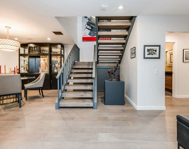 4635 Clybourn Avenue - Photo Thumbnail 11
