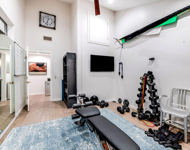 4635 Clybourn Avenue - Photo Thumbnail 55