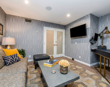 4635 Clybourn Avenue - Photo Thumbnail 28