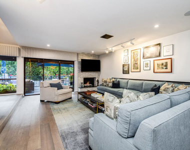 4635 Clybourn Avenue - Photo Thumbnail 17