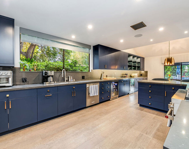 4635 Clybourn Avenue - Photo Thumbnail 23