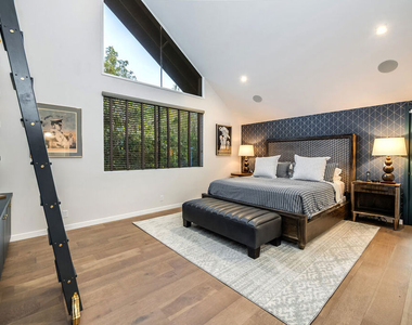 4635 Clybourn Avenue - Photo Thumbnail 42