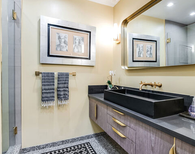 4635 Clybourn Avenue - Photo Thumbnail 29