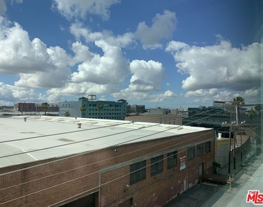 530 S Hewitt Street - Photo Thumbnail 32