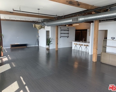 530 S Hewitt Street - Photo Thumbnail 22