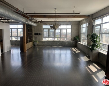 530 S Hewitt Street - Photo Thumbnail 25