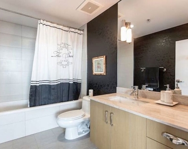 530 S Hewitt Street - Photo Thumbnail 14