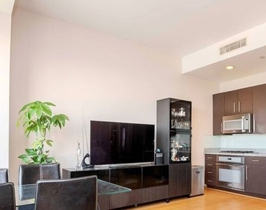 1100 Wilshire Boulevard - Photo Thumbnail 11