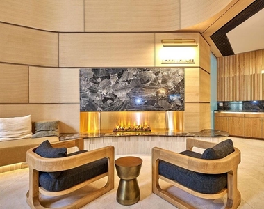 1100 Wilshire Boulevard - Photo Thumbnail 4