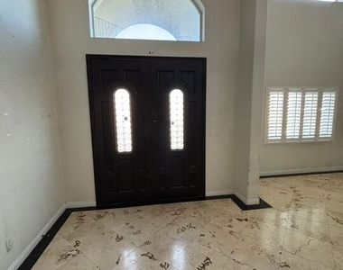 2600 W Picadilly Way - Photo Thumbnail 2