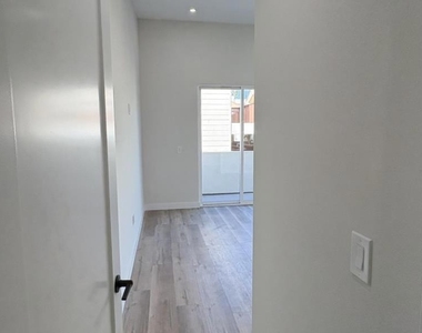 260 Donax Ave - Photo Thumbnail 22