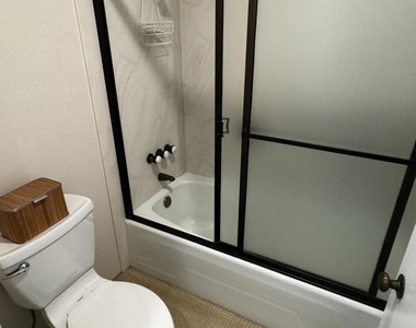 714 Inverness Drive - Photo Thumbnail 11