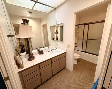 714 Inverness Drive - Photo Thumbnail 7