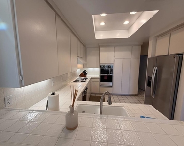 714 Inverness Drive - Photo Thumbnail 4