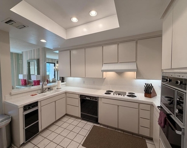 714 Inverness Drive - Photo Thumbnail 5