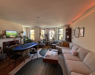 50 Carlton St - Photo Thumbnail 3