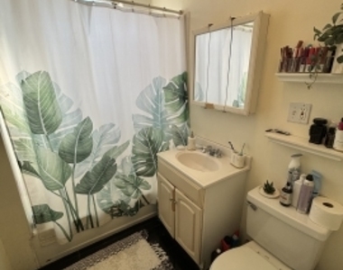 50 Carlton St - Photo Thumbnail 11