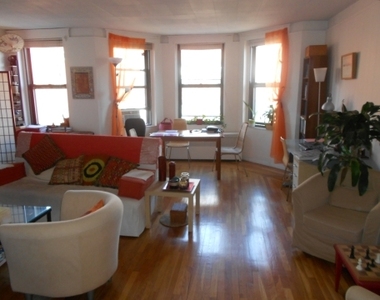 50 Carlton St - Photo Thumbnail 1