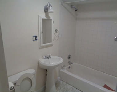 500 Park Dr - Photo Thumbnail 2