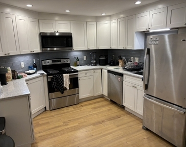 500 Park Dr - Photo Thumbnail 2