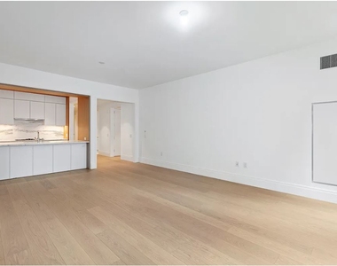 50 W 66th St - Photo Thumbnail 3