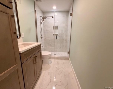 409a Dune Road - Photo Thumbnail 10